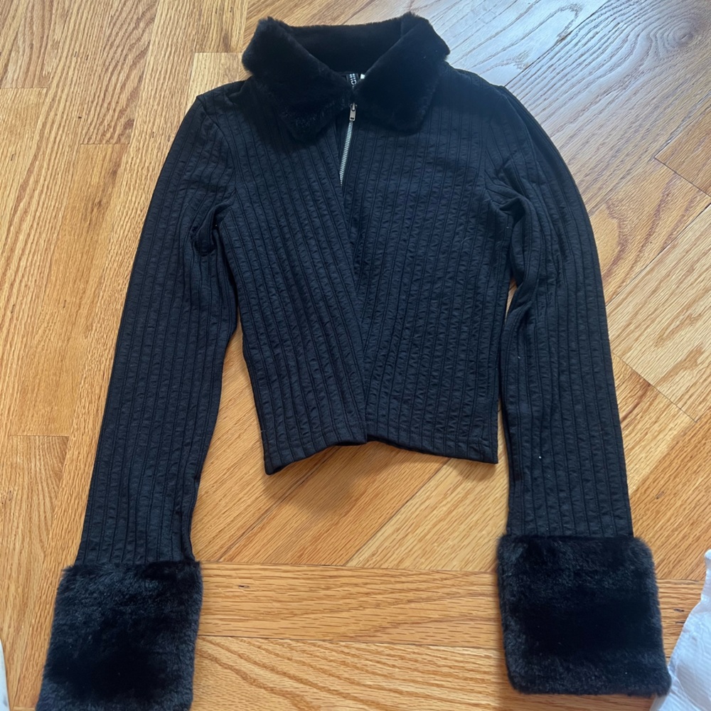 Cute sweater !